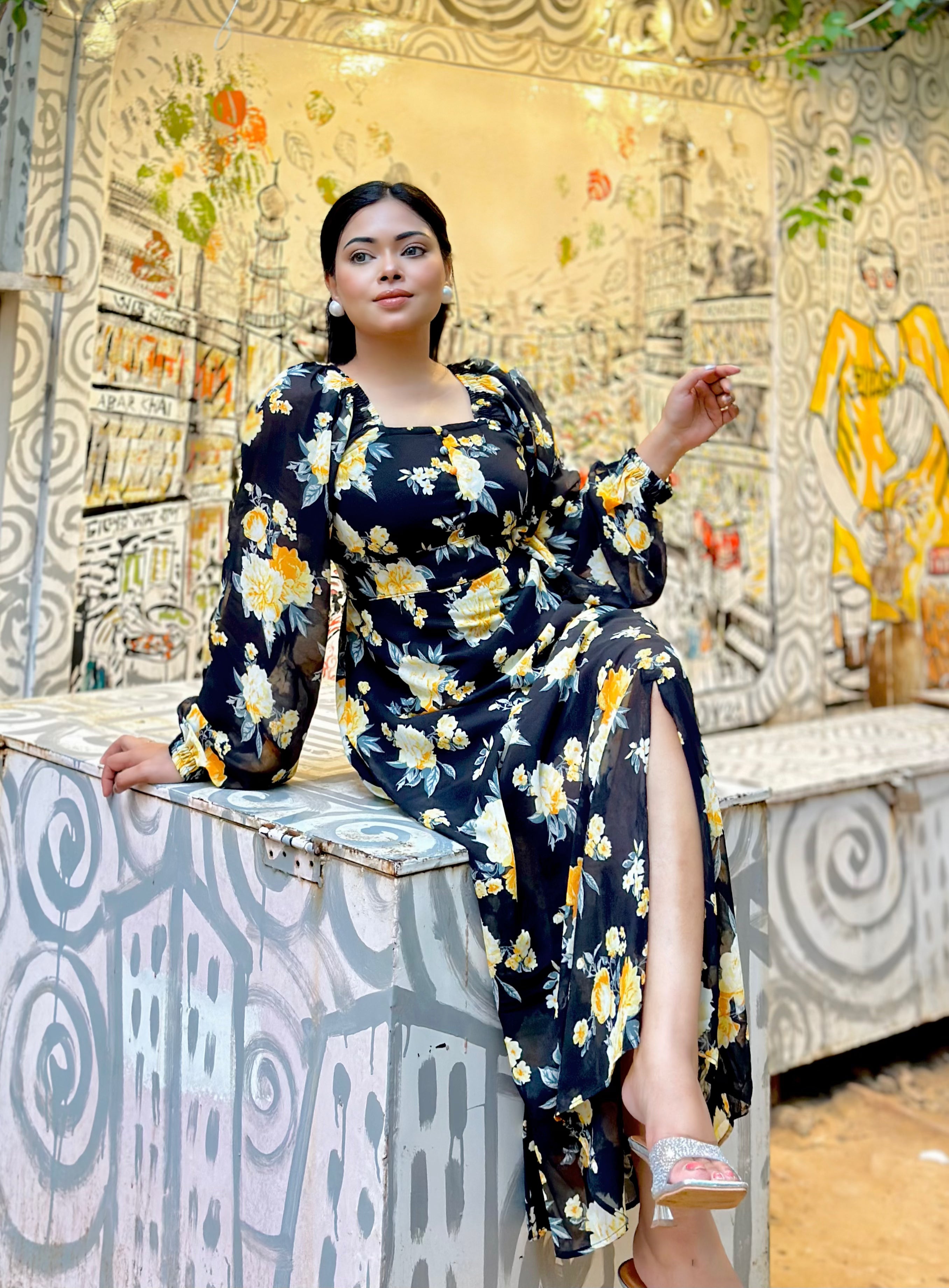 Ocean Slit Cut Gown || Long Beach Gown || Tour Gown || Black + Yellow Trendy Buzz Ocean Slit Cut Gown || Long Beach Gown || Tour Gown || Black + Yellow Trendy Buzz