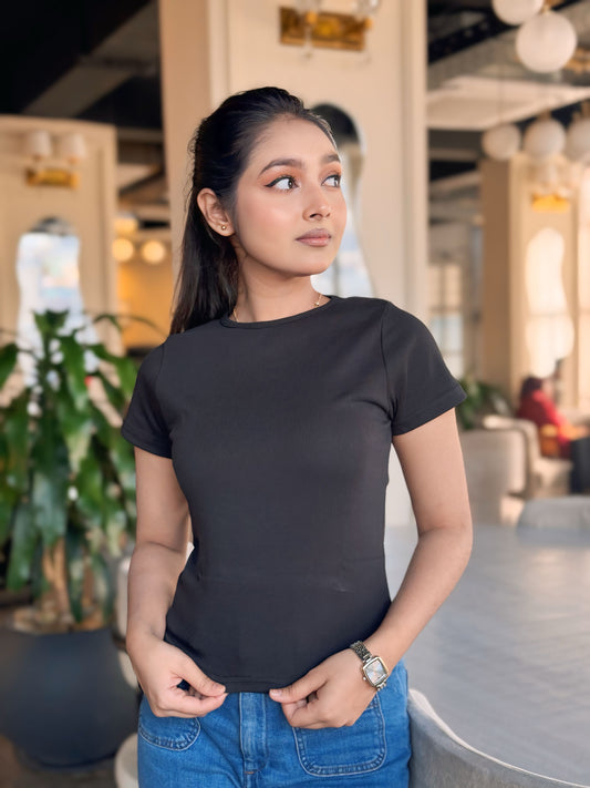 Crop O-Neck T-shirt || Black