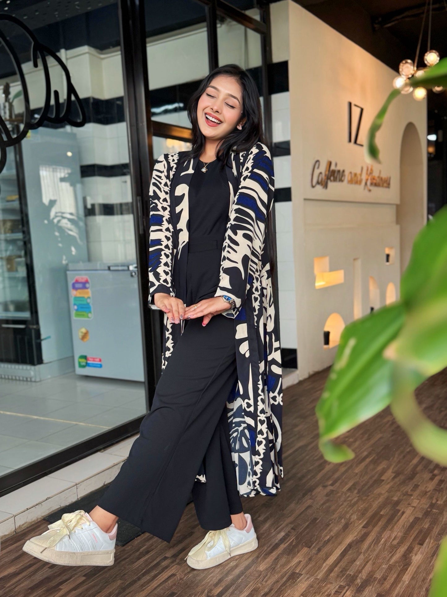 Ladies Long Shrug – Trendy Outerwear for Women || Abstract Botanical Leaf Print (Black,Blue,White)