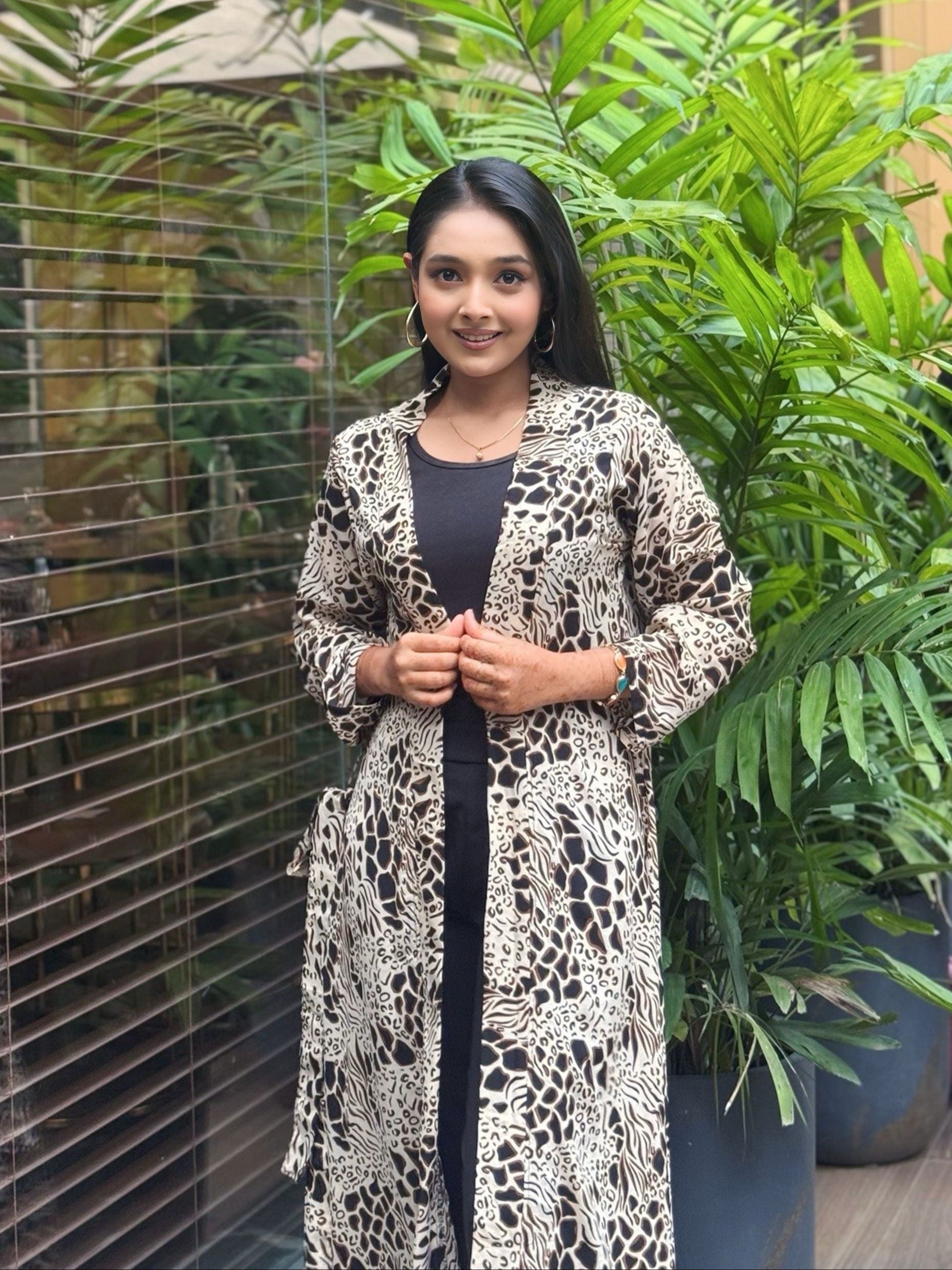 Ladies Long Shrug – Trendy Outerwear for Women || Chita Print