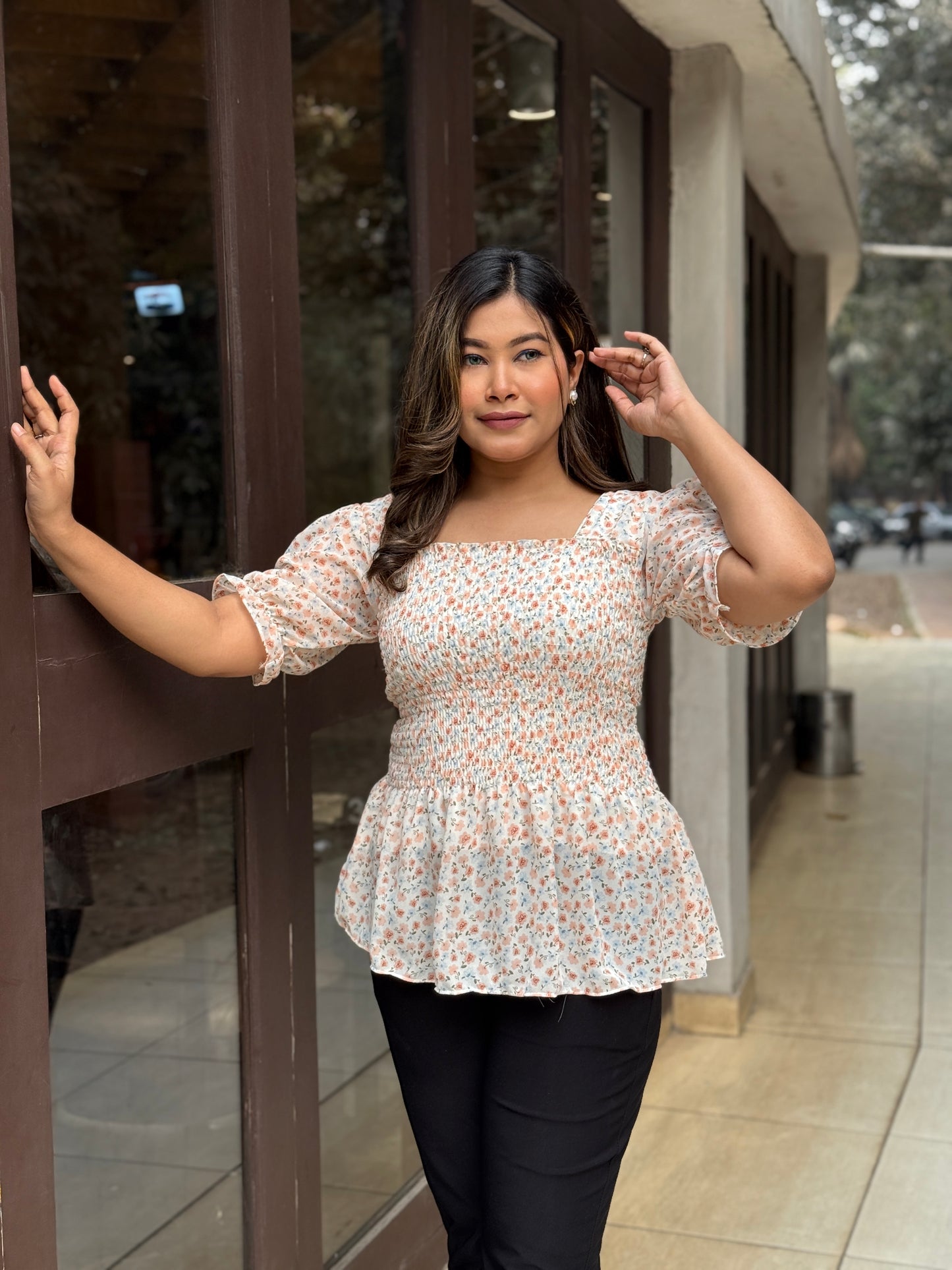 Short Smokey Tops || White Floral