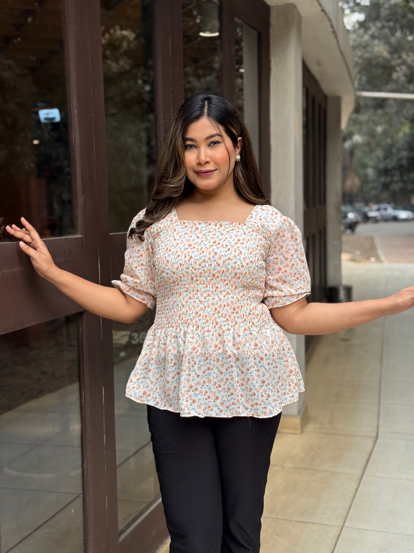 Short Smokey Tops || White Floral