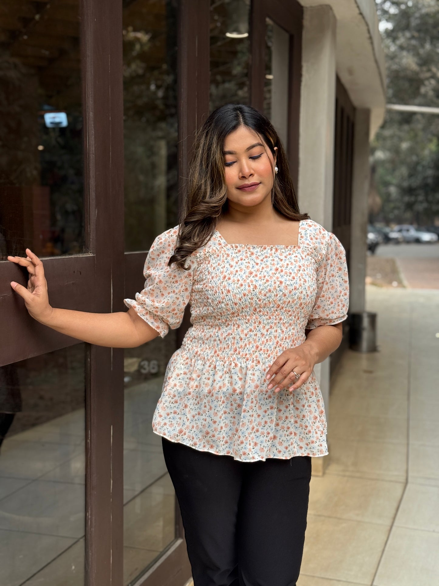 Short Smokey Tops || White Floral