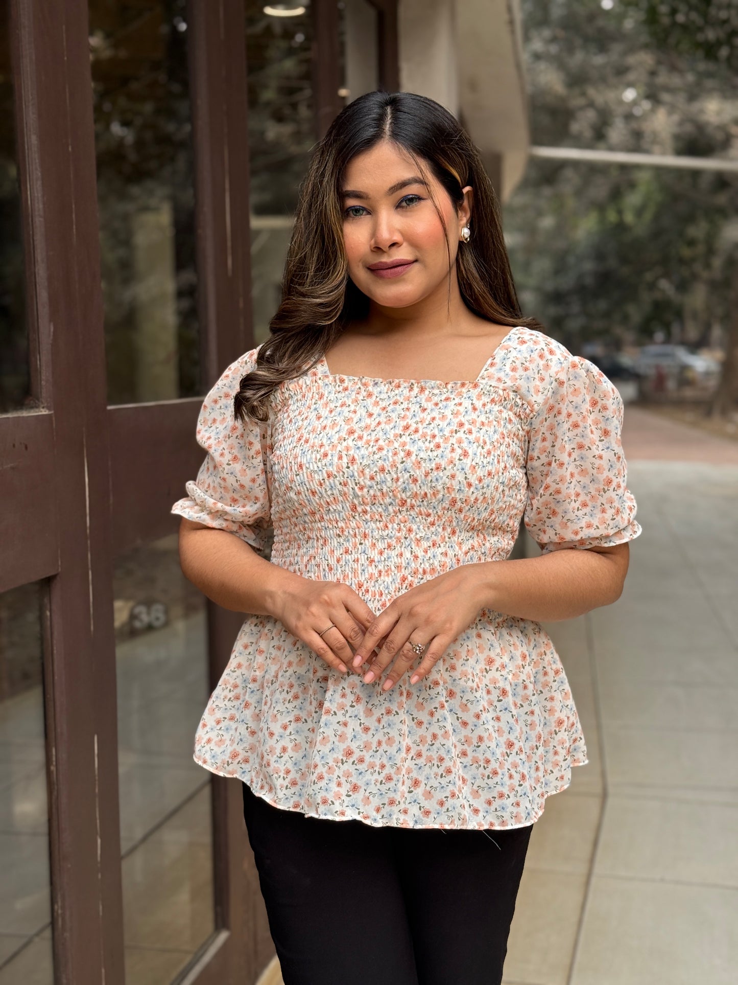 Short Smokey Tops || White Floral
