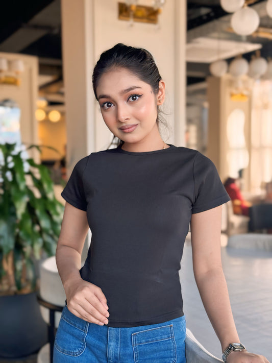 Crop O-Neck T-shirt || Black