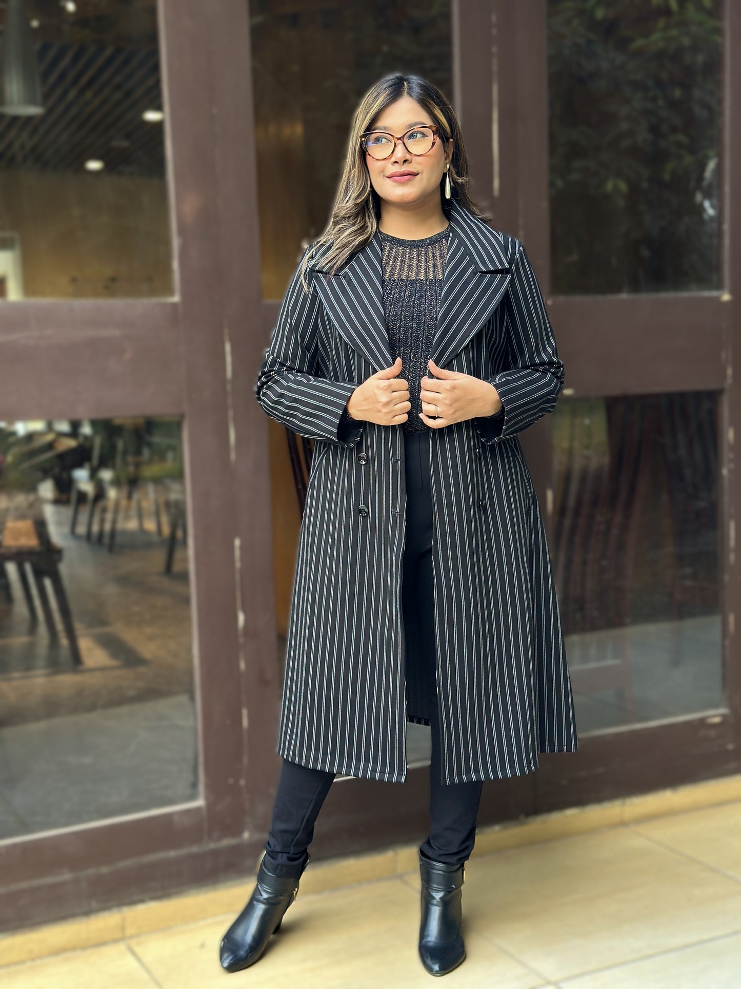 Special Ladies Long Overcoat in Formal Check || Black