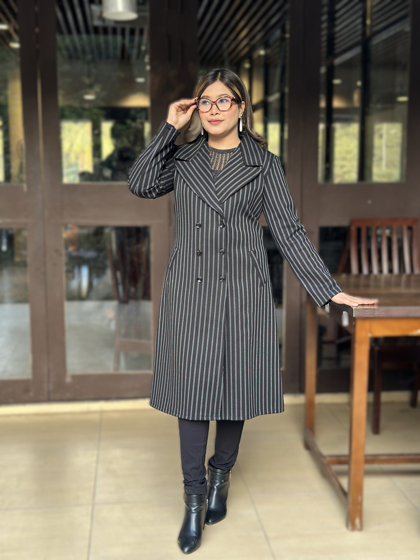 Special Ladies Long Overcoat in Formal Check || Black