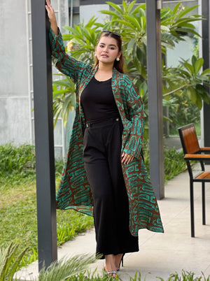 ladies premium long shrug from trendy buzz paired with wide leg formal pant &  round neck t-shirt. Full fit From trendy buzz.