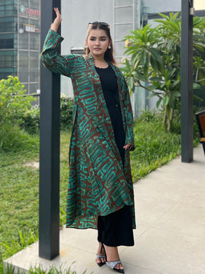 ladies premium long shrug from trendy buzz paired with wide leg formal pant &  round neck t-shirt. Full fit From trendy buzz.