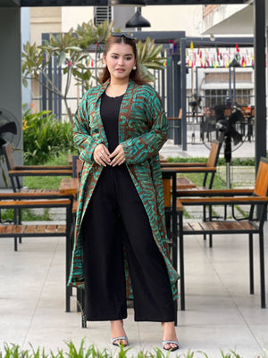 ladies premium long shrug from trendy buzz paired with wide leg formal pant &  round neck t-shirt. Full fit From trendy buzz.