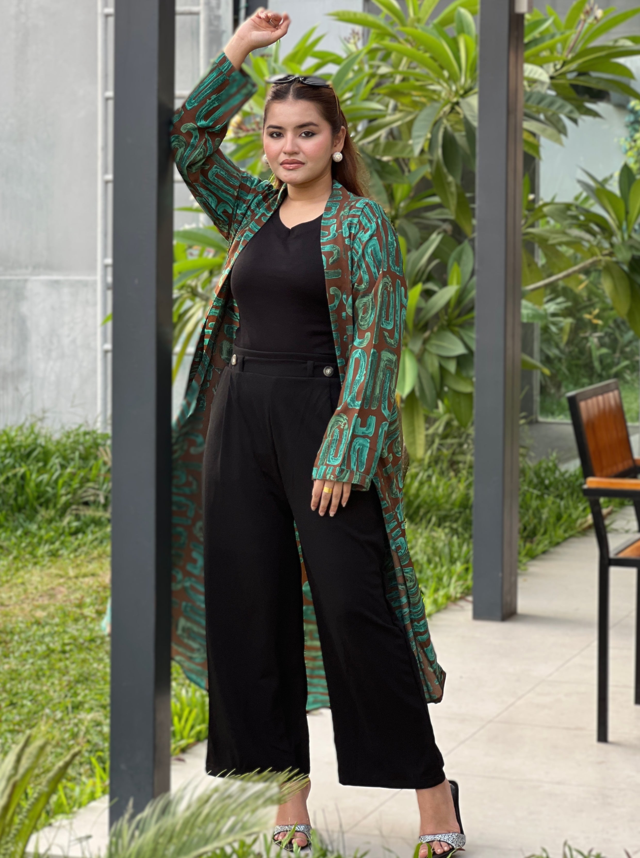 ladies premium long shrug from trendy buzz paired with wide leg formal pant &  round neck t-shirt. Full fit From trendy buzz.