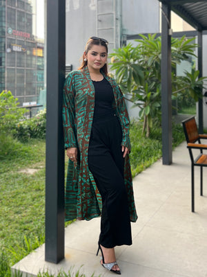ladies premium long shrug from trendy buzz paired with wide leg formal pant &  round neck t-shirt. Full fit From trendy buzz.