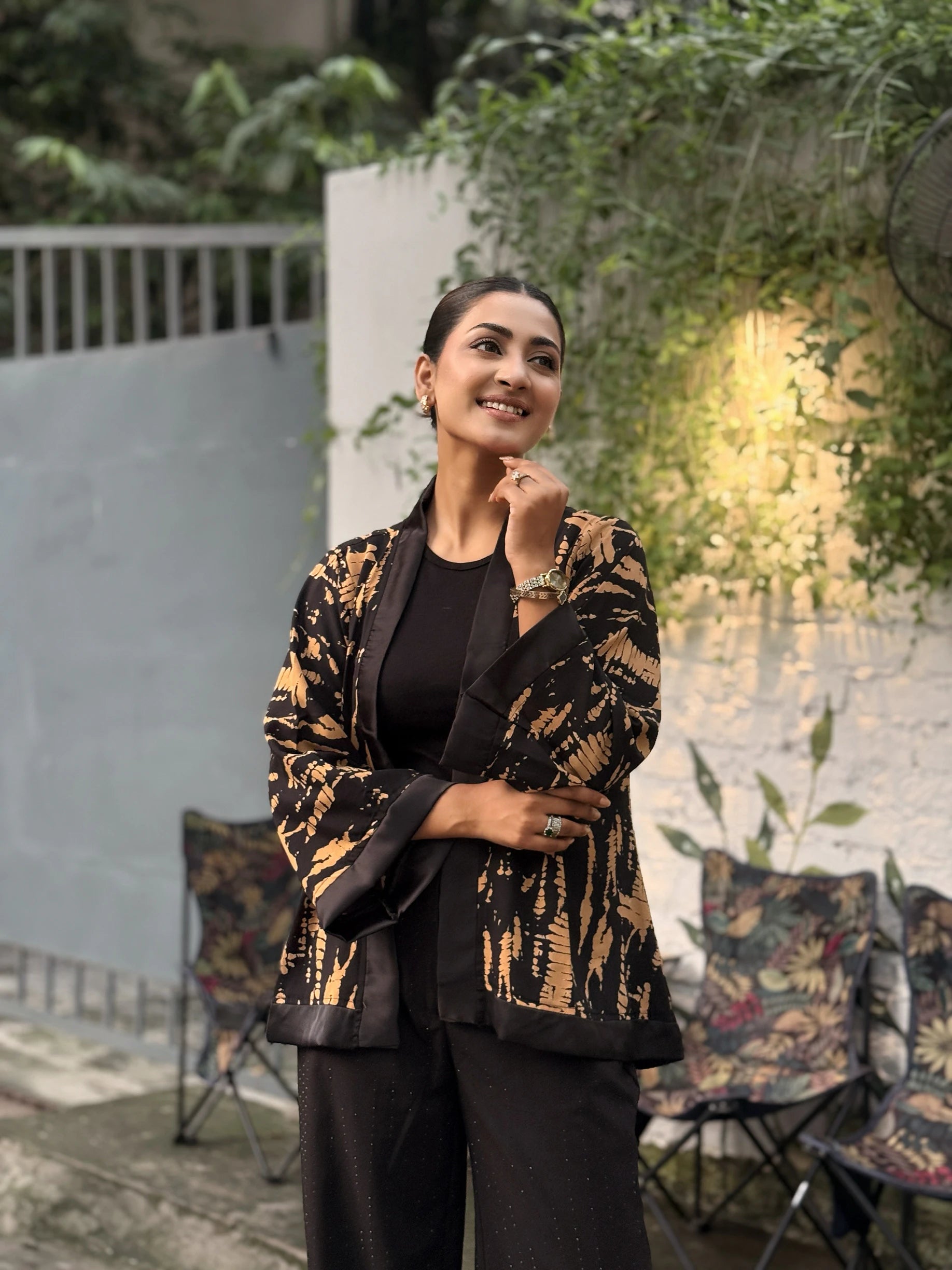 Black Gold Print Short Kimono – Best Kimono in Bangladesh | TrendyBuzz