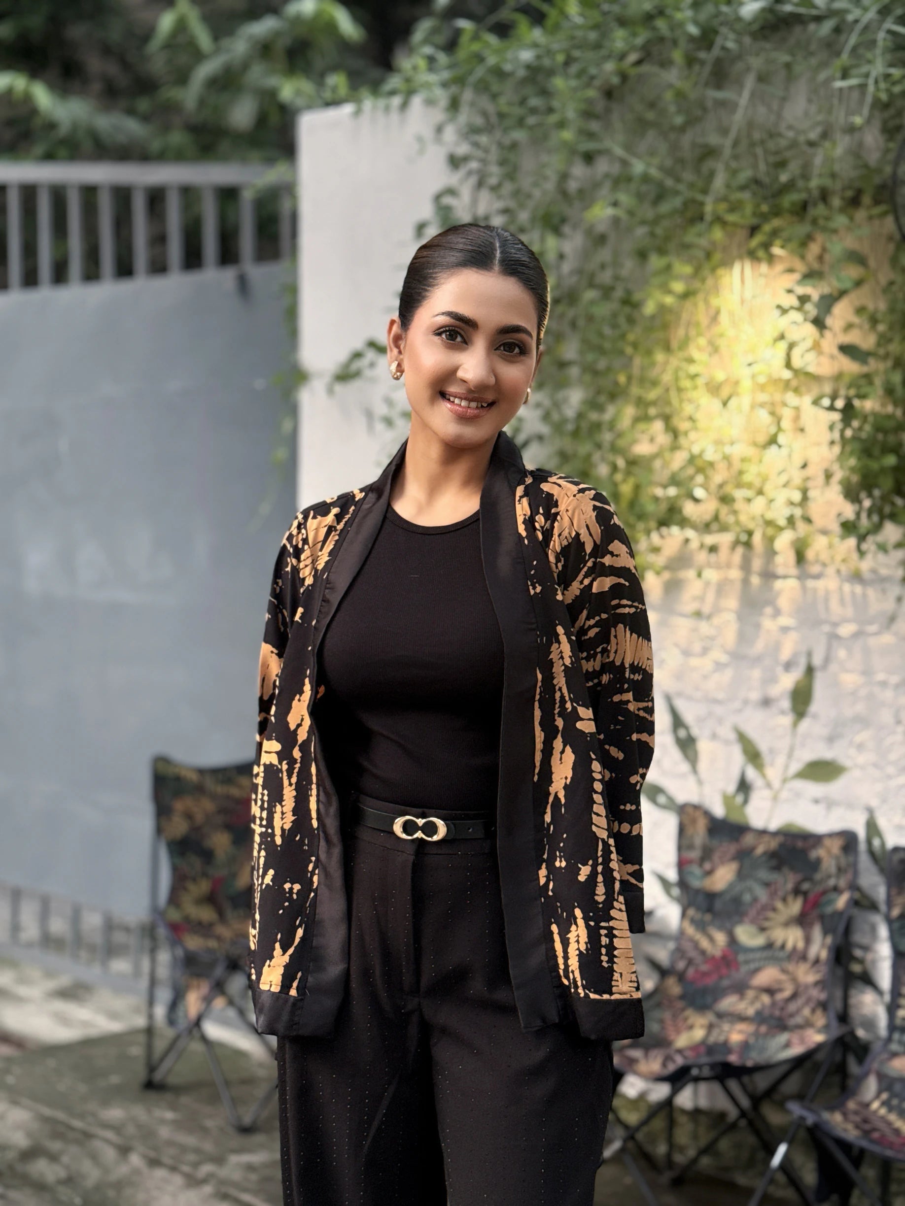Premium Georgette Black Gold Kimono Outer Layer – TrendyBuzz