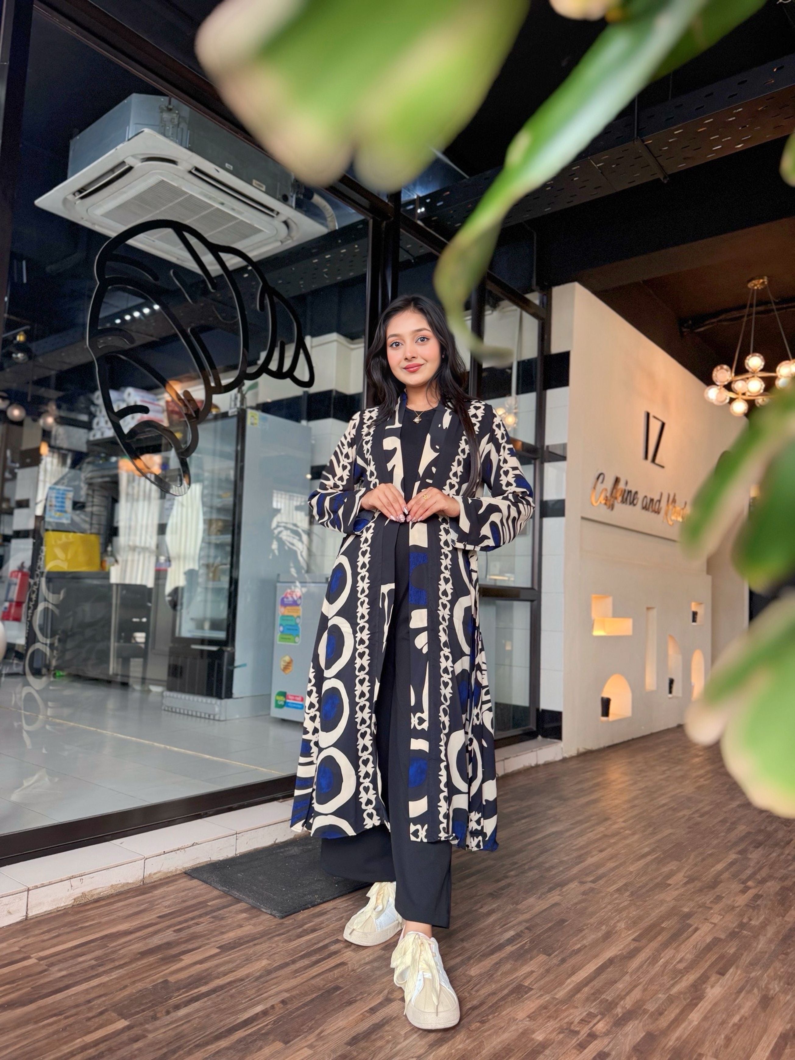 Ladies Long Shrug – Trendy Outerwear for Women || Abstract Botanical Leaf Print (Black,Blue,White)