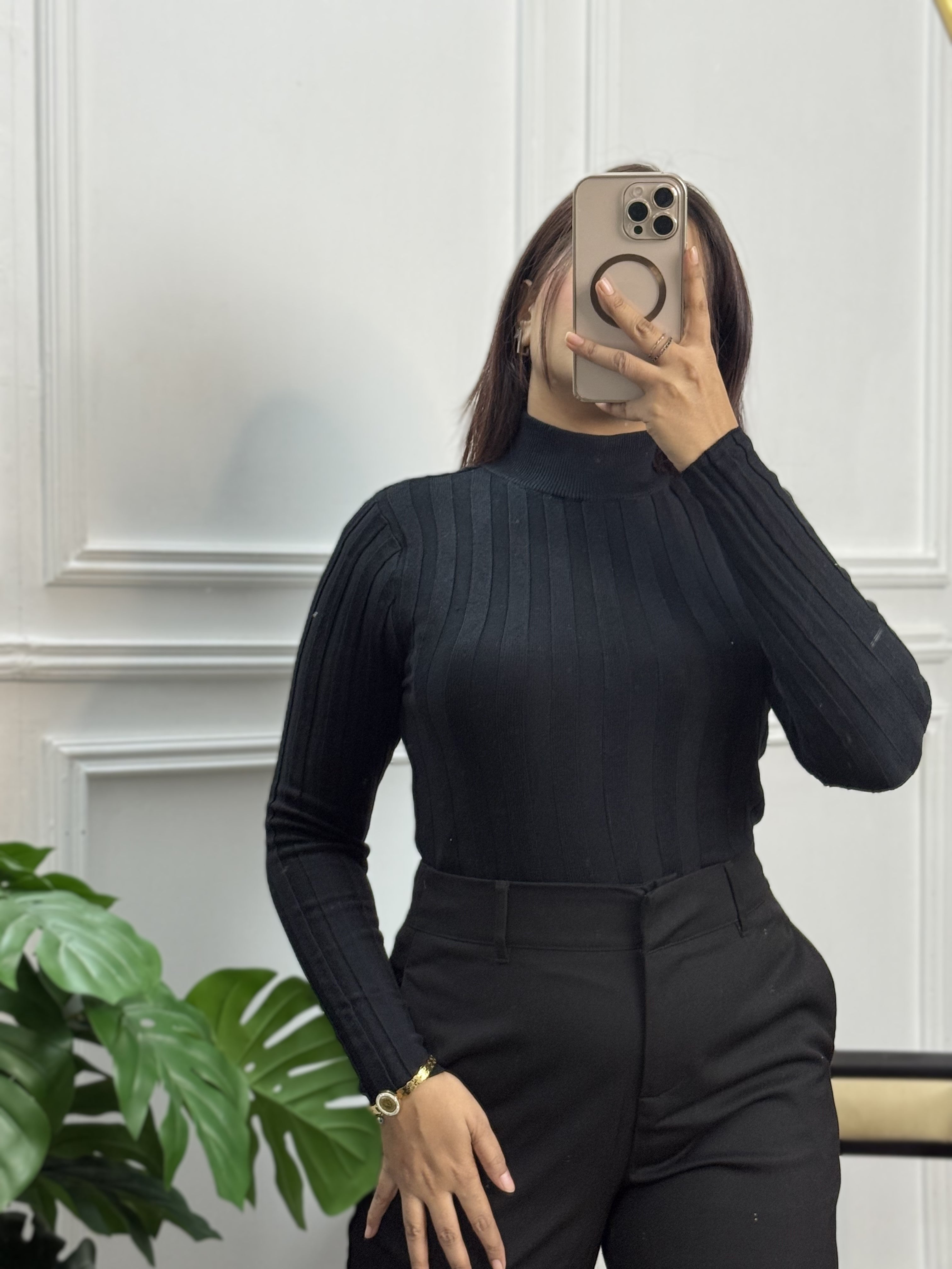 Winter Essential Crop Mock Neck Top – Full Sleeve Body-Warmer Style | Black