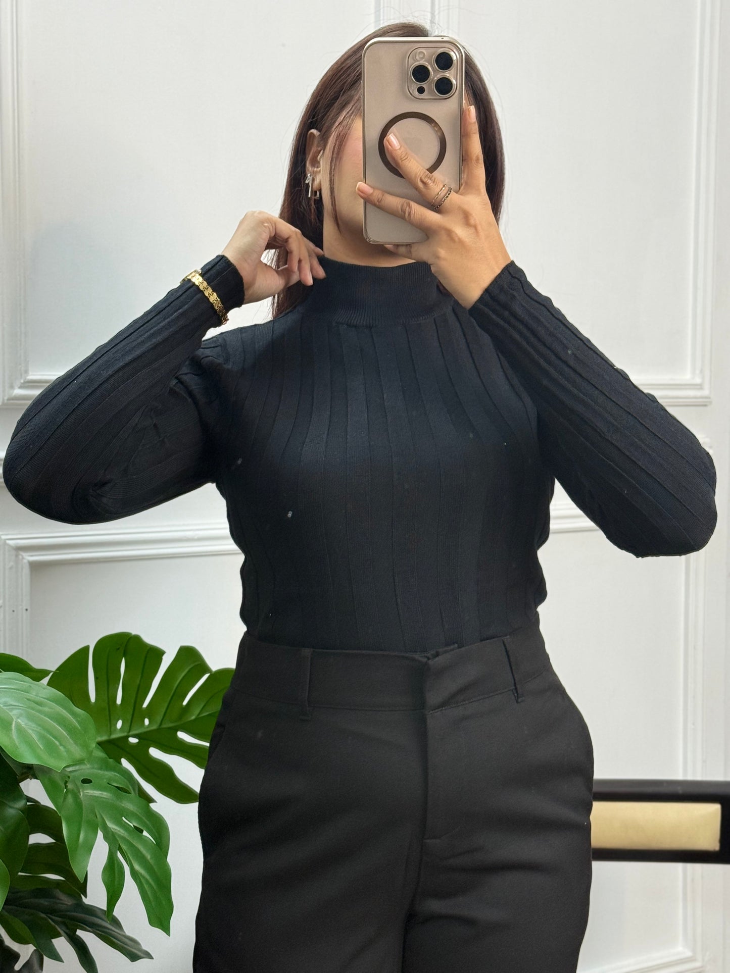 Winter Essential Crop Mock Neck Top – Full Sleeve Body-Warmer Style | Black