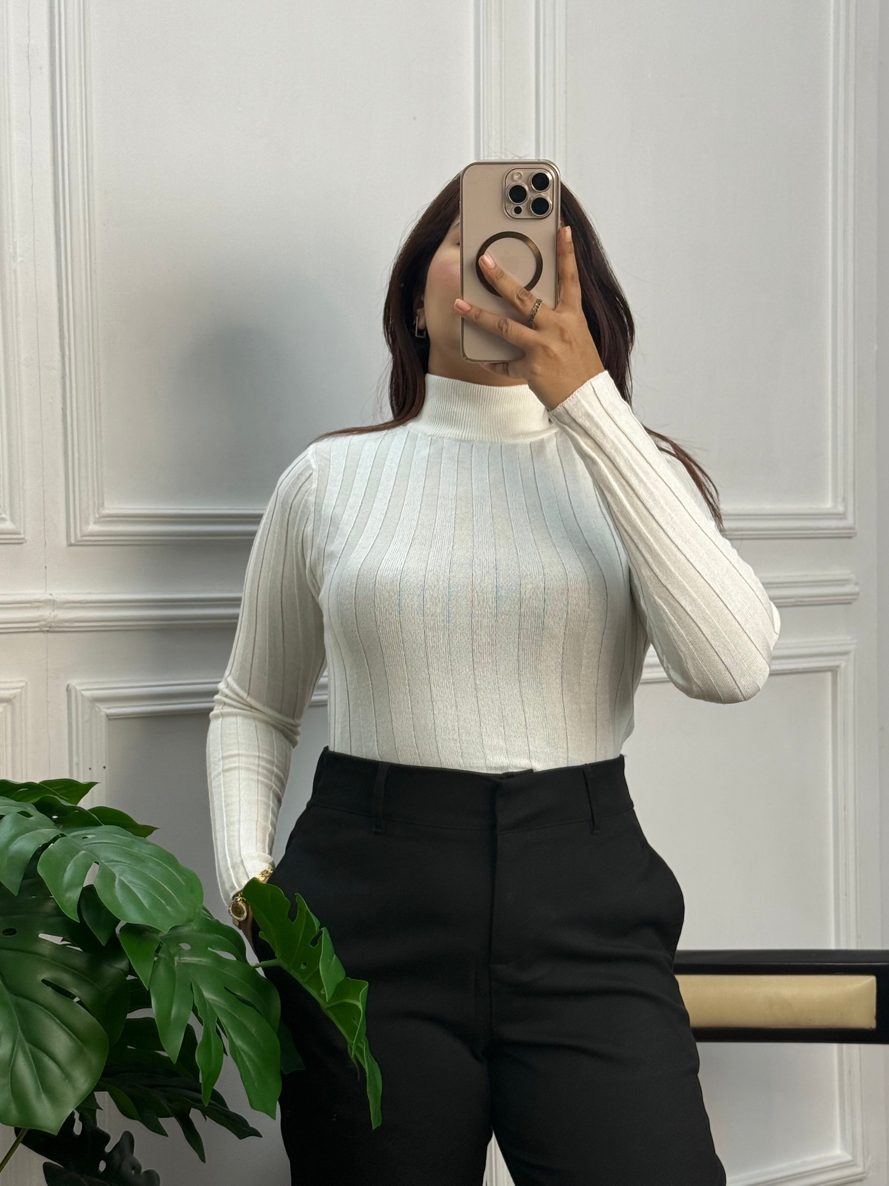 Winter Essential Crop Mock Neck Top – Full Sleeve Body-Warmer Style | White