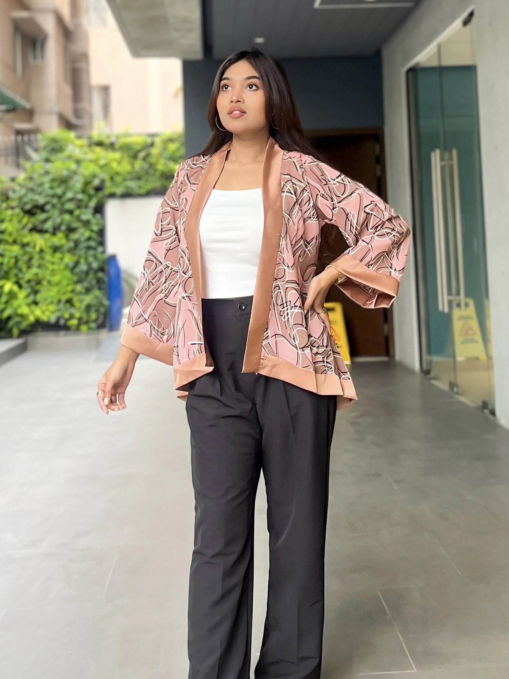 Dusty Pink Short Kimono – Chic Outer Layer for Women | TrendyBuzz