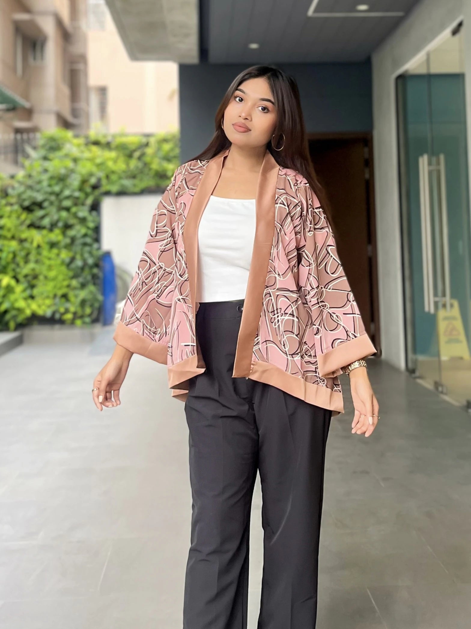 Dusty Pink Short Kimono – Chic Outer Layer for Women | TrendyBuzz