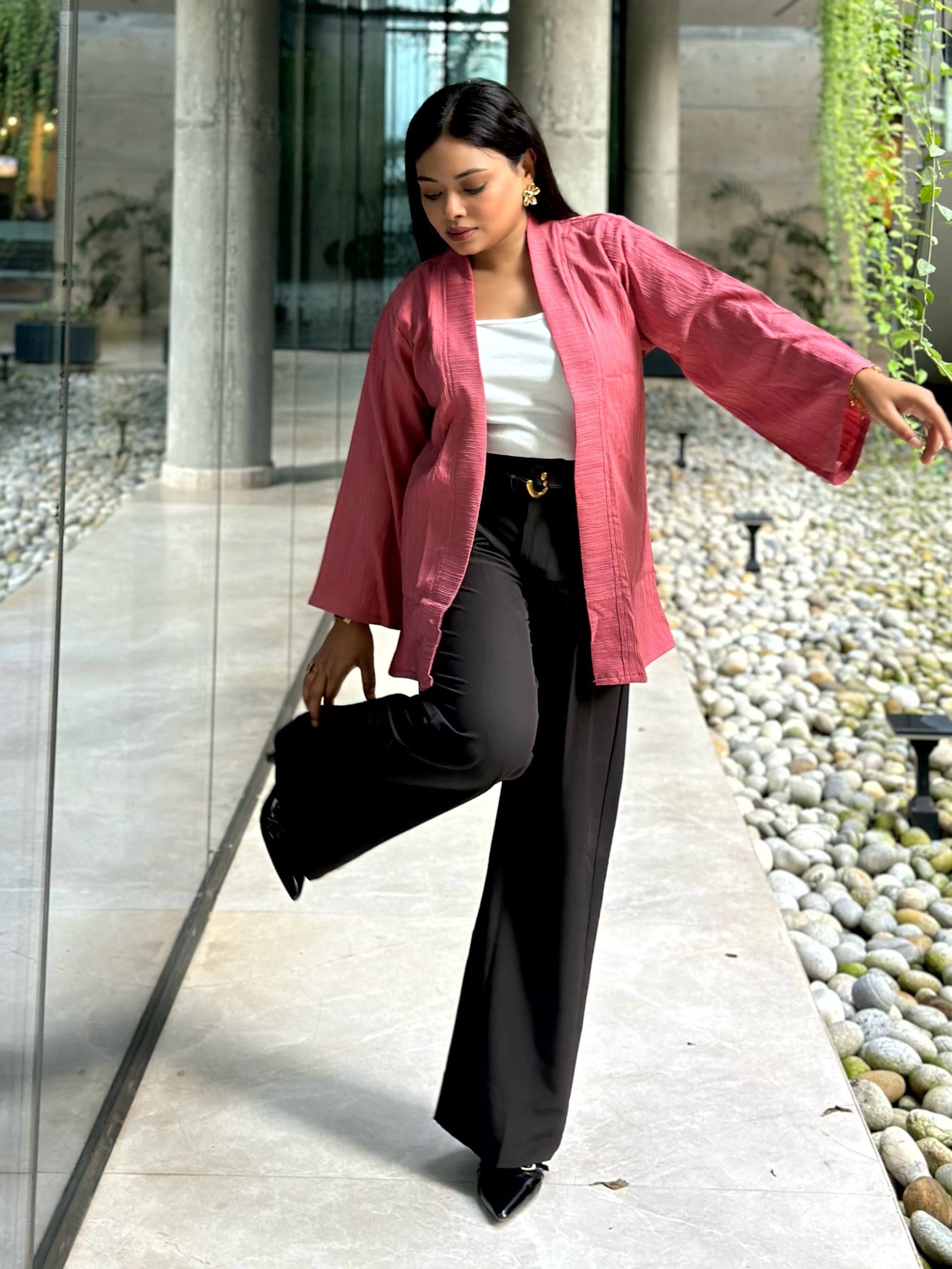 Misty Pink solid short kimono for women in premium crinkle crepe popcorn fabric