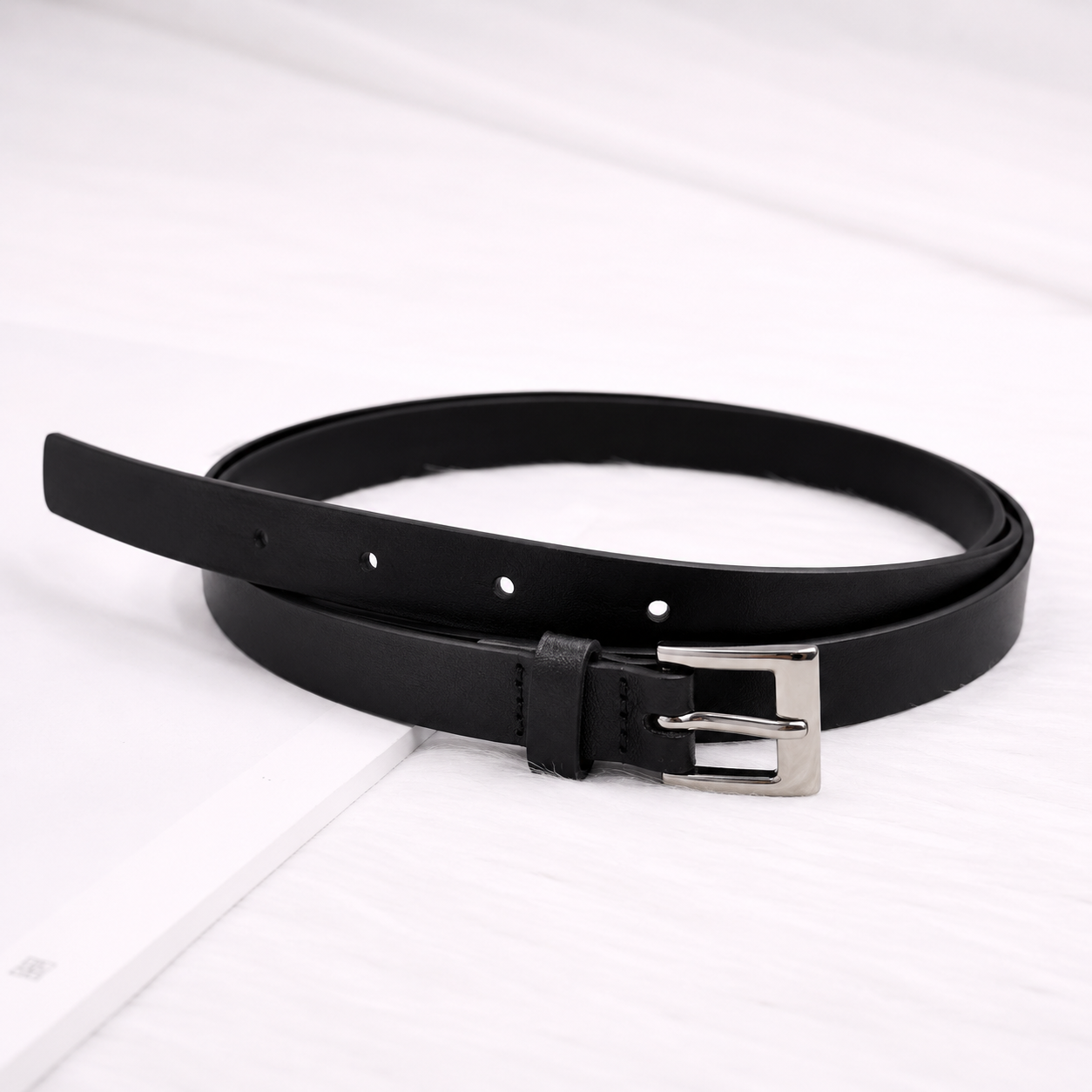Black square buckle belt for women by Trendy Buzz