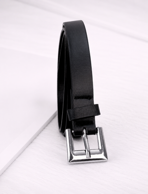 Black square buckle belt for women by Trendy Buzz