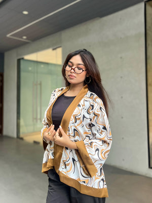 Vanilla Flow Short Kimono – Chic Outer Layer for Women | TrendyBuzz