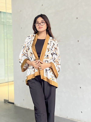 Vanilla Flow Short Kimono – Chic Outer Layer for Women | TrendyBuzz