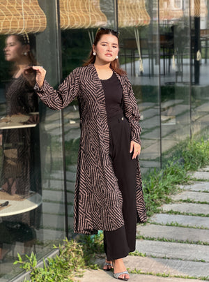 women wearing premium printted Long Shrug with inner round neck top + Formal pant from Trendy Buzz.